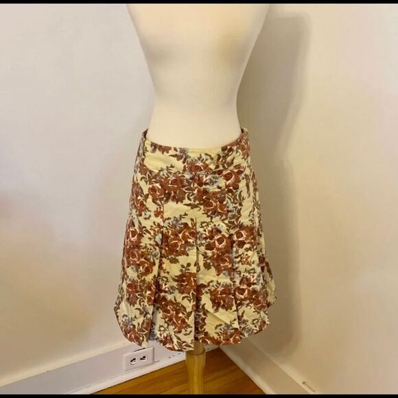 H&M Dresses & Skirts - H&M Pleated Floral‎ Skirt